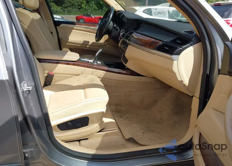 2011 BMW X5 xDrive35D z USA, uszkodzony, nr VIN 5UXZW0C56BL656118